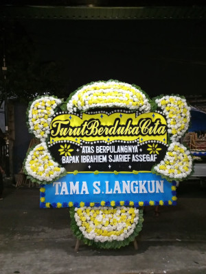 Papan Bunga Duka di Tering
